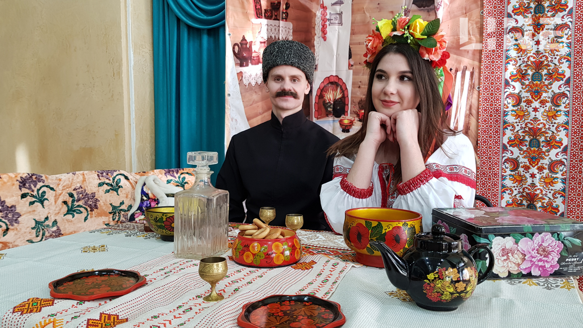 Славяне из риддерского Дома дружбы поставили спектакль «Ночь перед Рождеством»