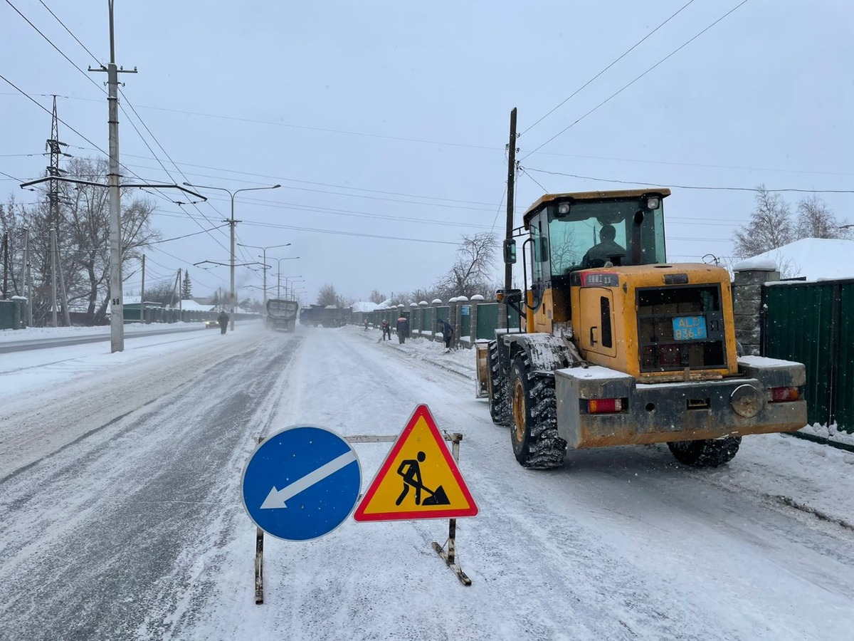 Дорожников ВКО привлекли к ответственности за невыполнение правил зимнего содержания дорог