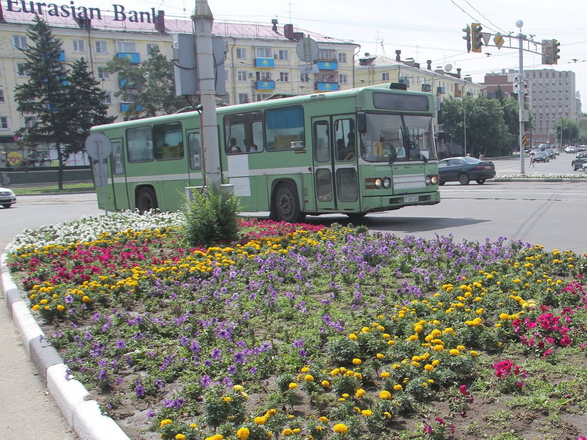 В Усть-Каменогорске складывается непонятная ситуация с работой общественного транспорта
