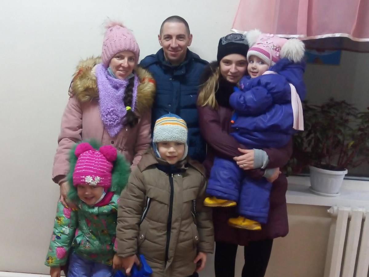 О том, как молодая пара стала родителями пятерых детей