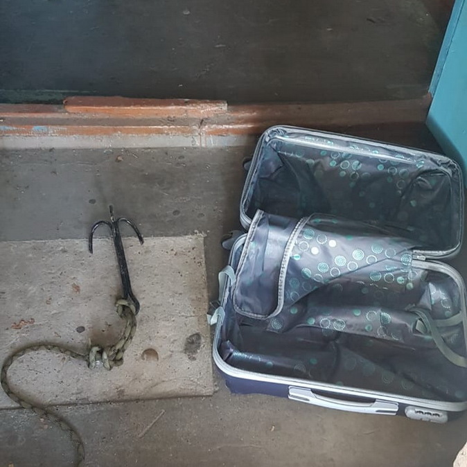 В Усть-Каменогорске пенсионерка сообщила в полицию о подозрительном чемодане в подъезде