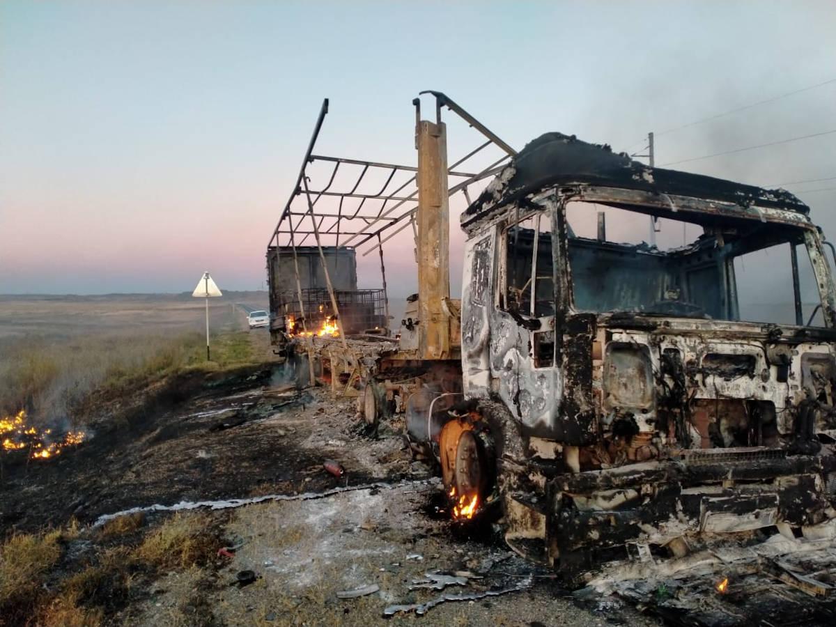 В ВКО дотла сгорел грузовик