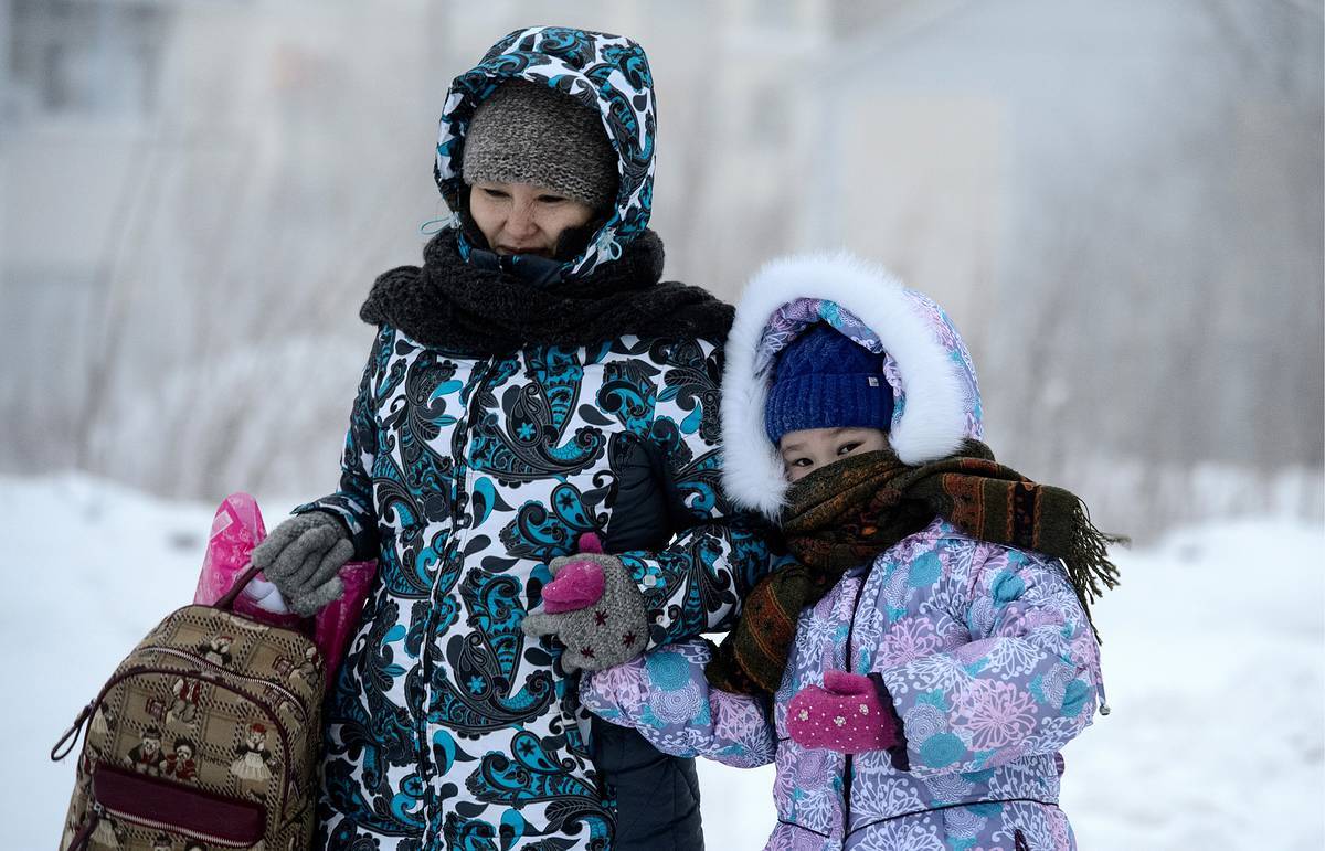 В Усть-Каменогорске отменили занятия для младших классов