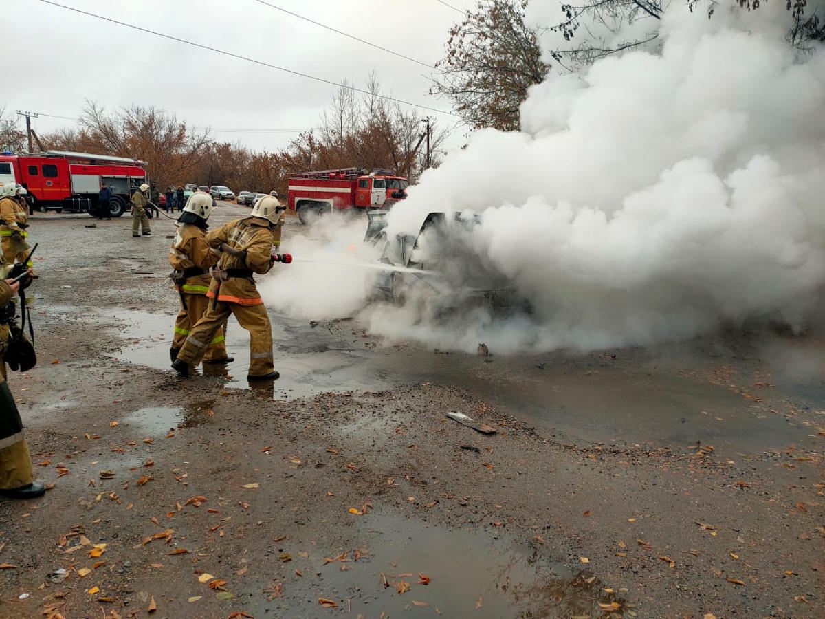 В Усть-Каменогорске во время движения загорелся автомобиль
