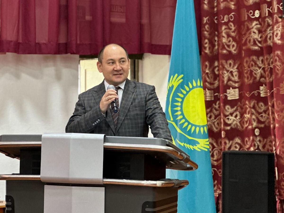 305 учеников района Алтай попрощались со школой 