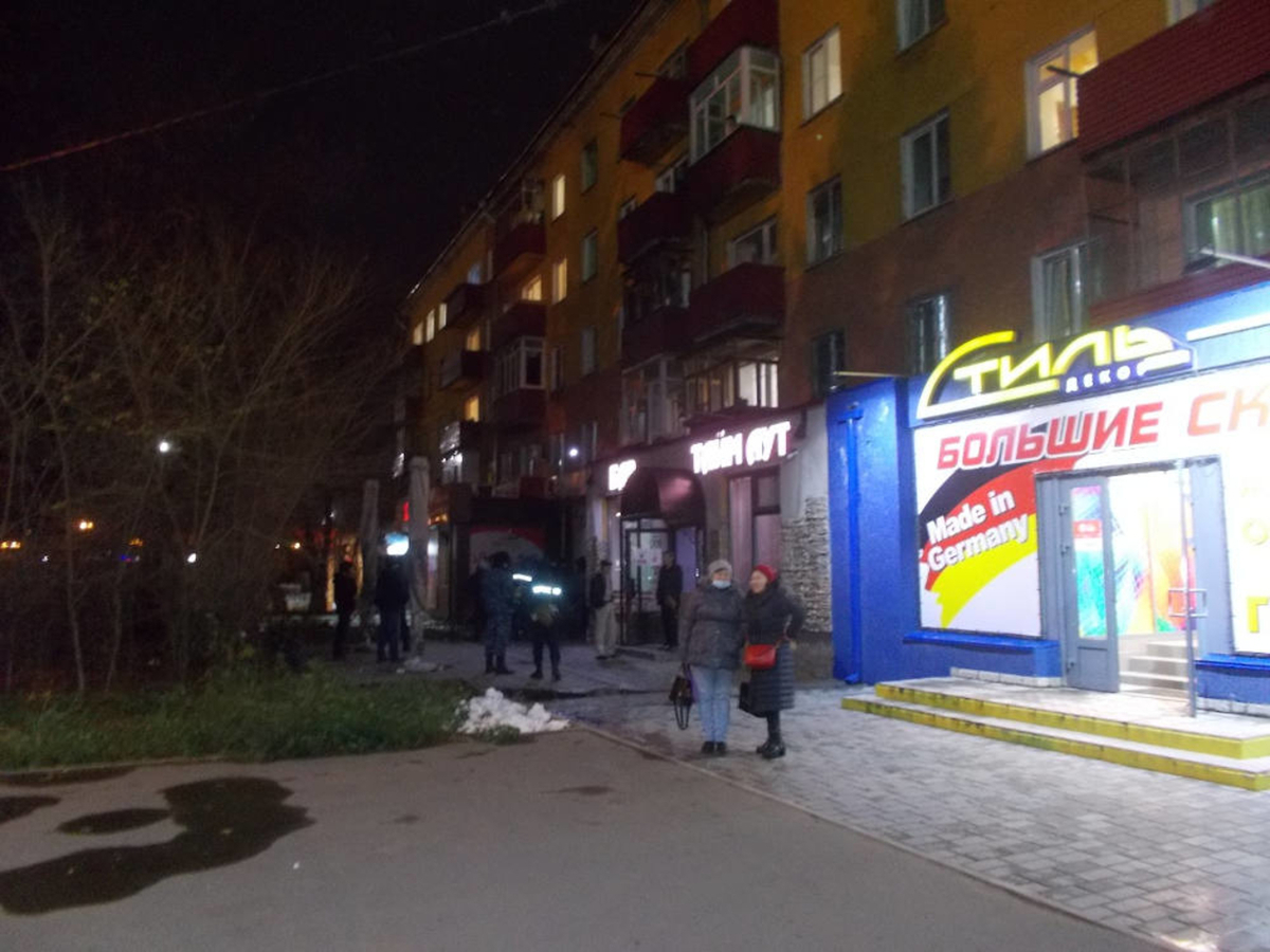 Двое подвыпивших горожан устроили разборку возле бара «Тайм аут» в Усть-Каменогорске