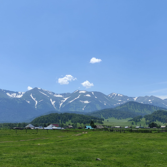 О том, как живёт отдалённое село Поперечное и почему сюда приезжают иностранцы?