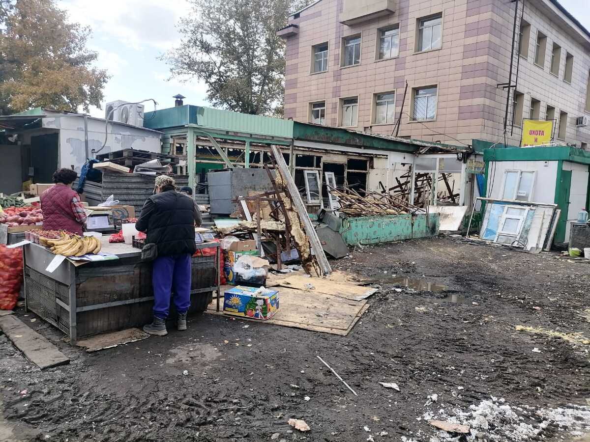 В Усть-Каменогорске на территории Центрального рынка ведутся земляные работы
