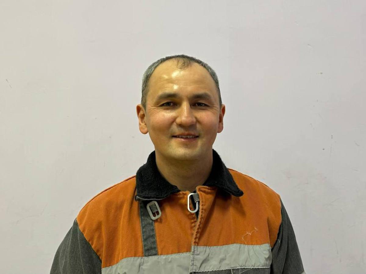 Токаев наградил электрослесаря шахты имени Костенко