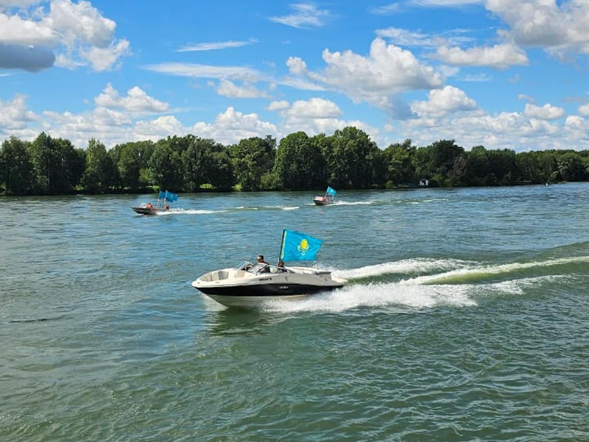 Парад речных судов впервые прошел в Усть-Каменогорске