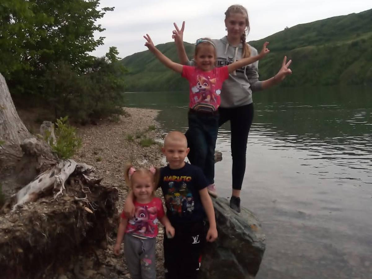 О том, как молодая пара стала родителями пятерых детей