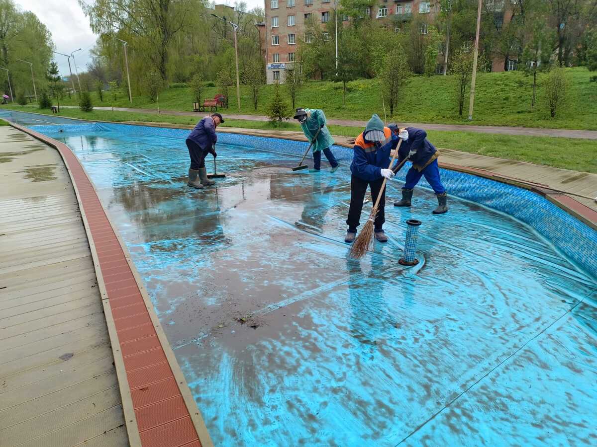 В Усть-Каменогорске жителей города просят не купаться в каскадном пруду на Комендантке 