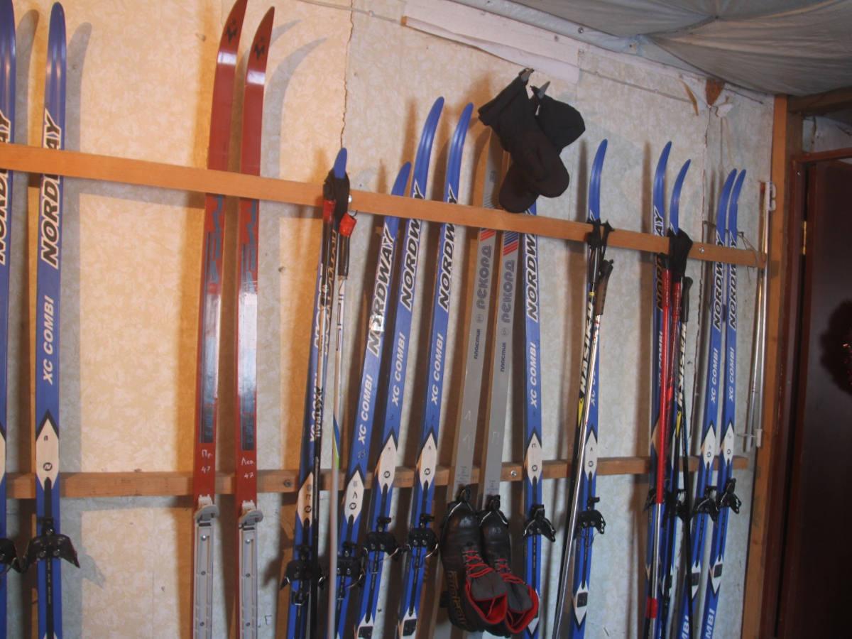 В Усть-Каменогорске проложили лыжню в Берёзовой роще