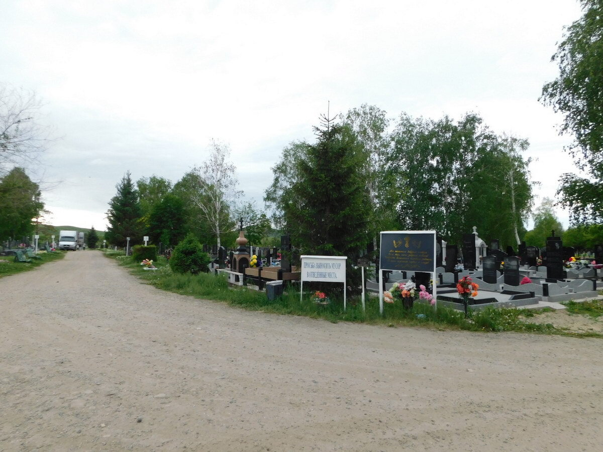 Кто наводит порядок на кладбищах Усть-Каменогорска?