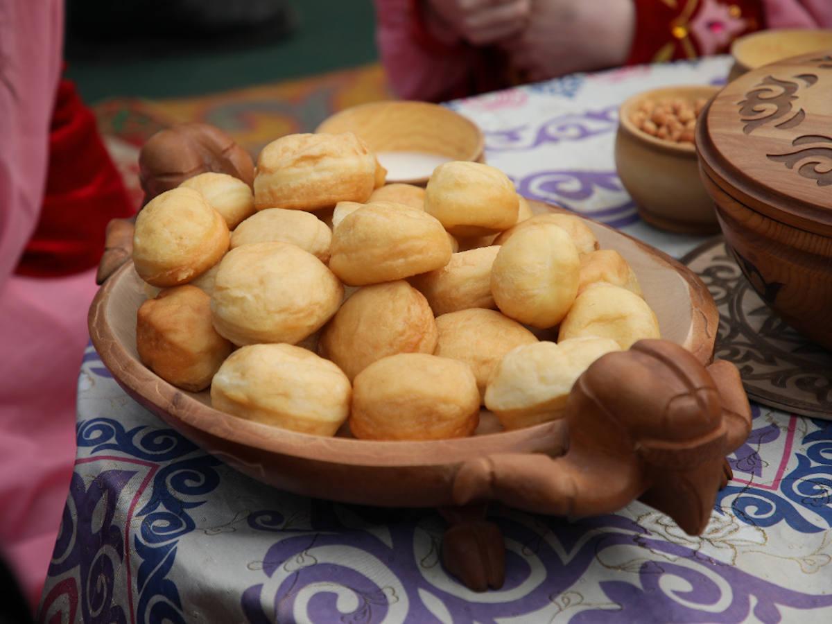 20 тысяч баурсаков раздадут устькаменогорцам на площади Республики на Наурыз