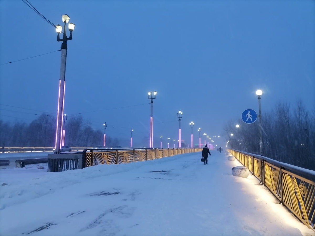 В Усть-Каменогорске работы по улучшению уличного освещения ведутся в три смены