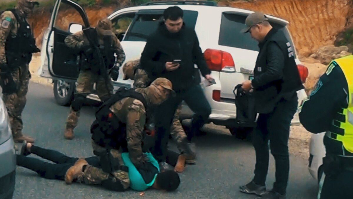 На трассе Усть-Каменогорск - Алматы у автомобилиста изъяли больше килограмма «мефа»