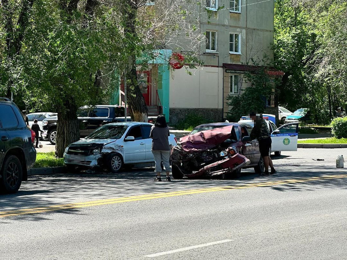 В Усть-Каменогорске в ДТП пострадал водитель
