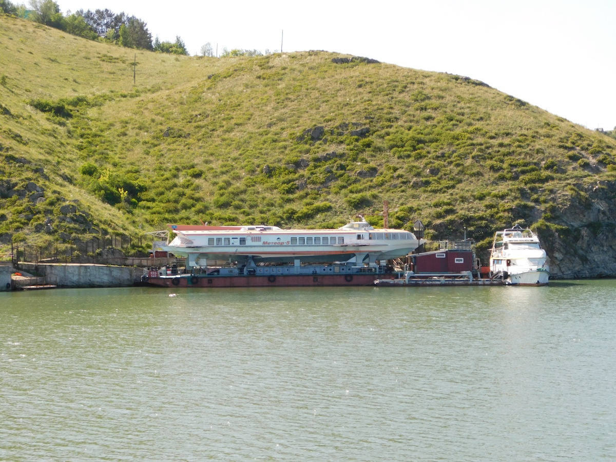 На Усть-Каменогорском водохранилище открыл навигацию первый круизный теплоход