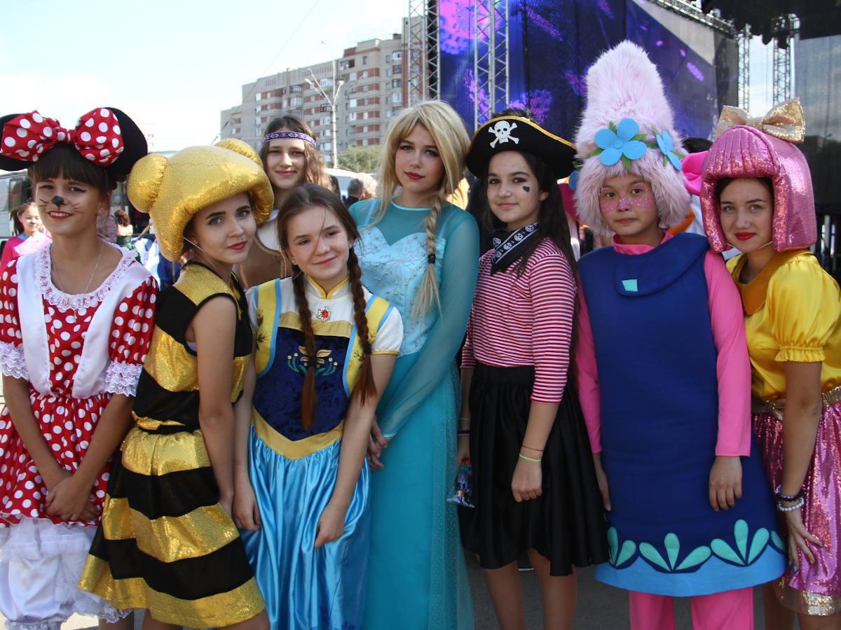 Где в Усть-Каменогорске работают детские студии вокала, театра, КВН?