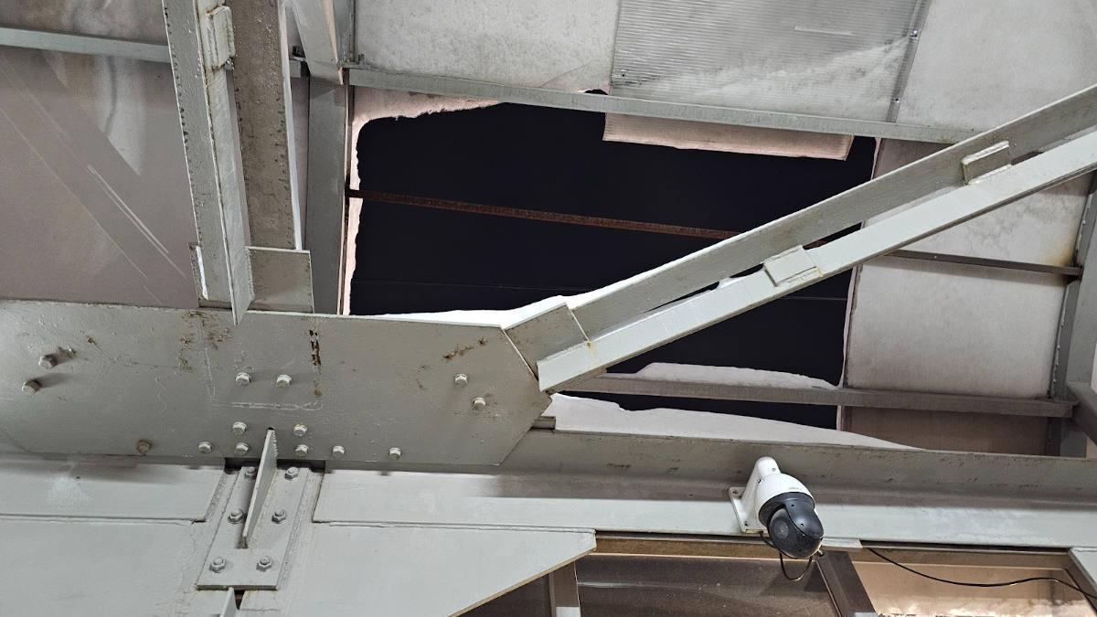 В Усть-Каменогорске полностью заменят кровлю на надземке