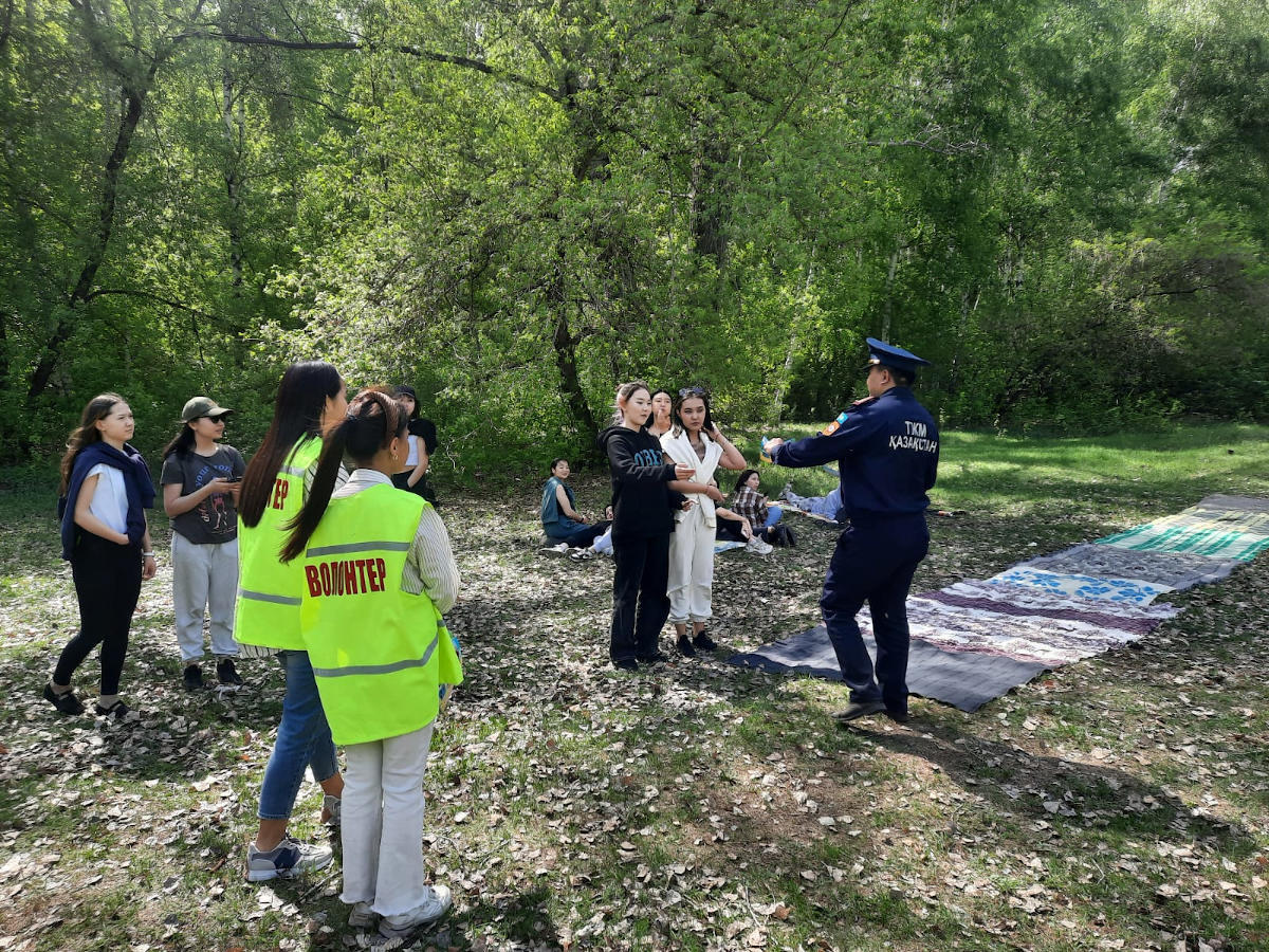 Спасатели патрулируют водоемы Усть-Каменогорска в связи с появлением купальщиков