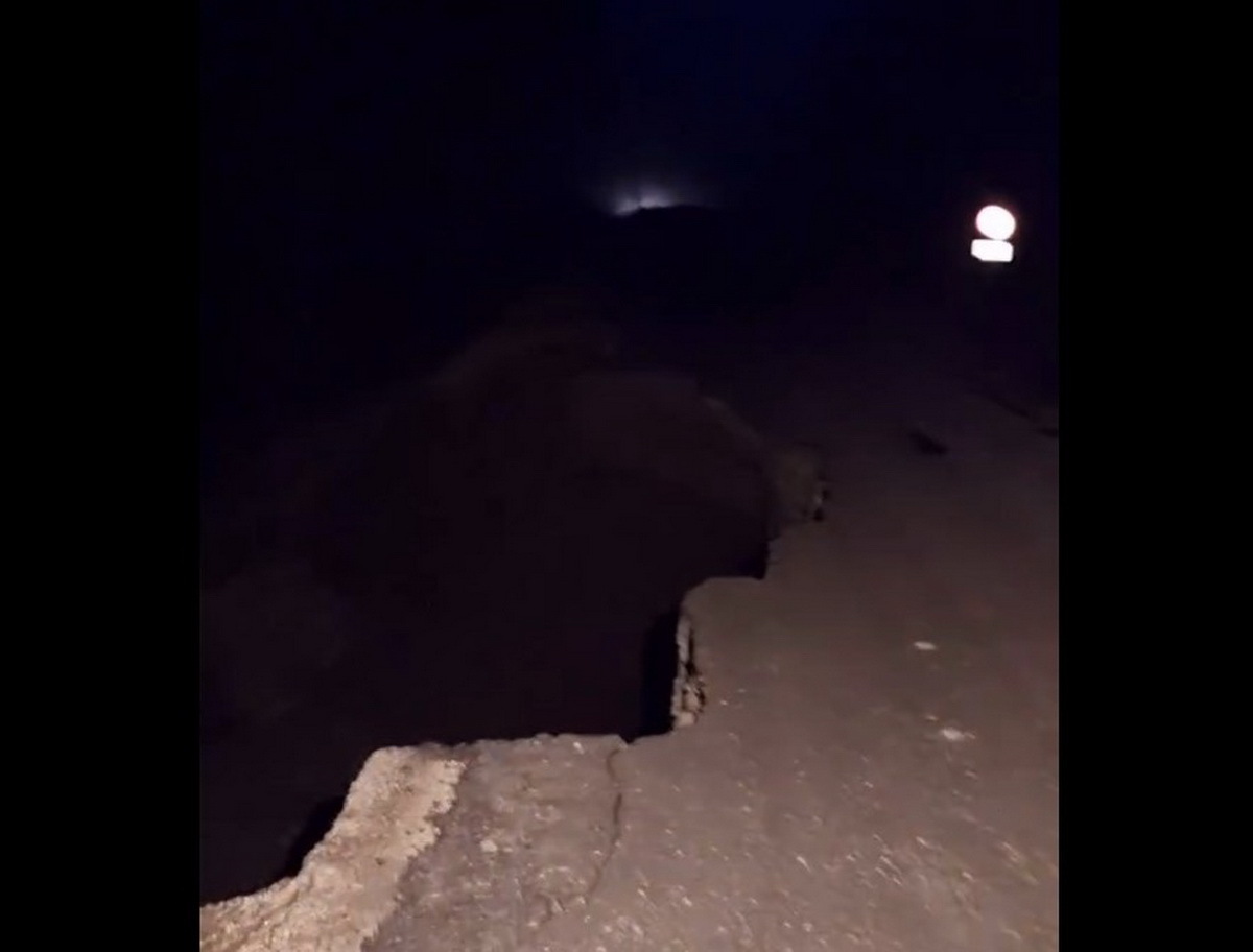 На Бухтарминской трассе произошёл обвал