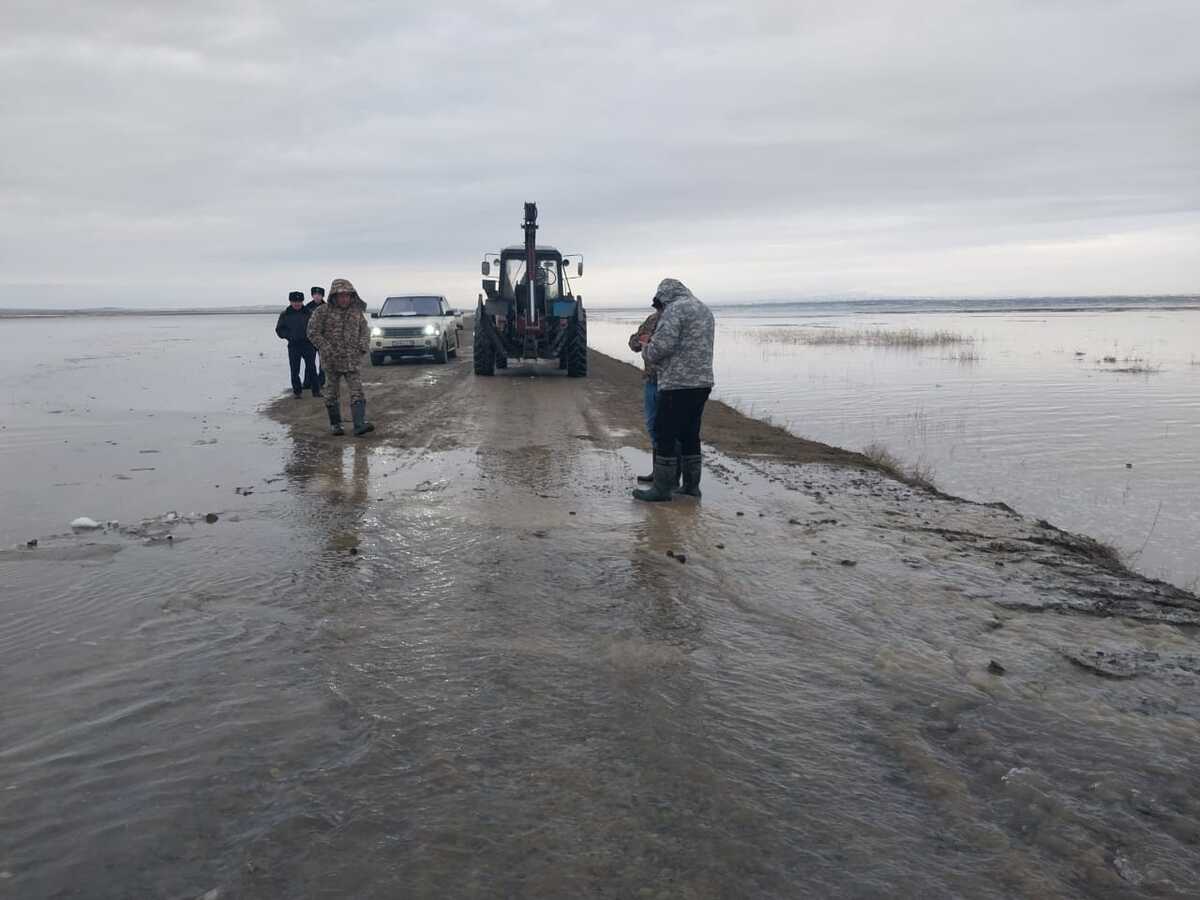 Дорогу размыло в одном из районов ВКО