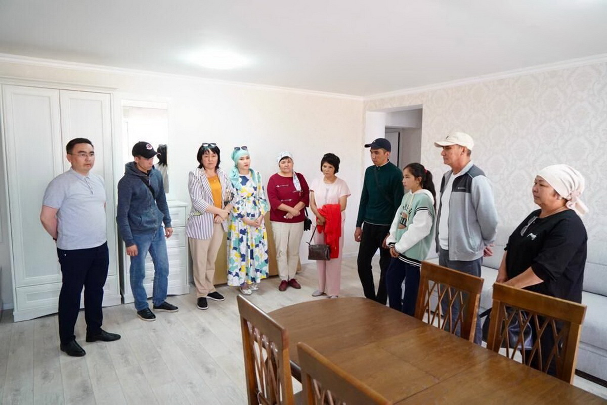 Семьям погибших при пожаре лесников, включая Архипова, вручили ключи от квартир