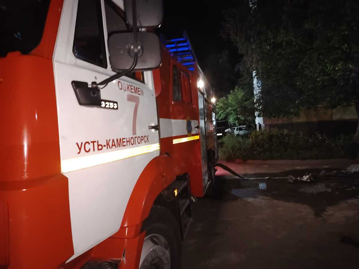 В Усть-Каменогорске при пожаре эвакуировали 16 человек