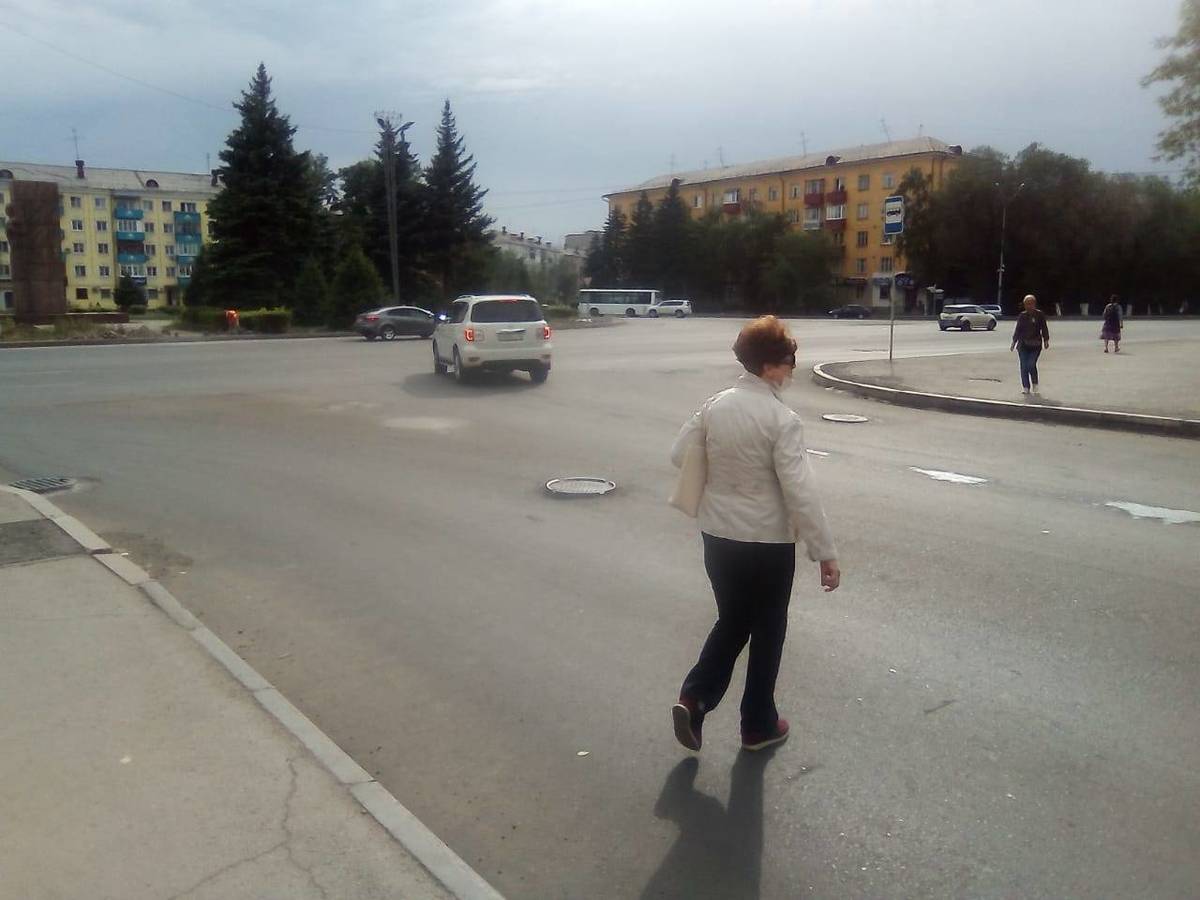 В Усть-Каменогорске в районе площади Ушанова перенесут зебру