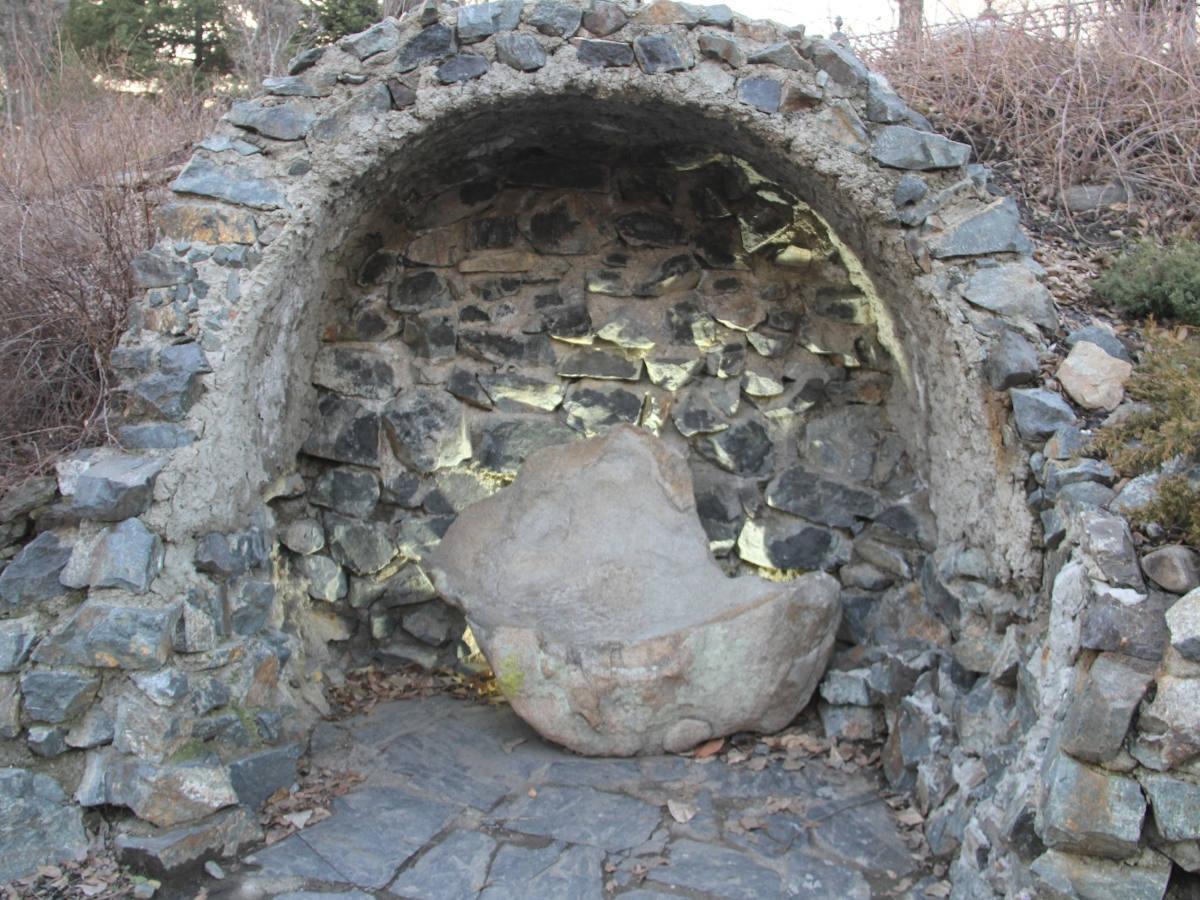 В Усть-Каменогорске появился камень желаний 