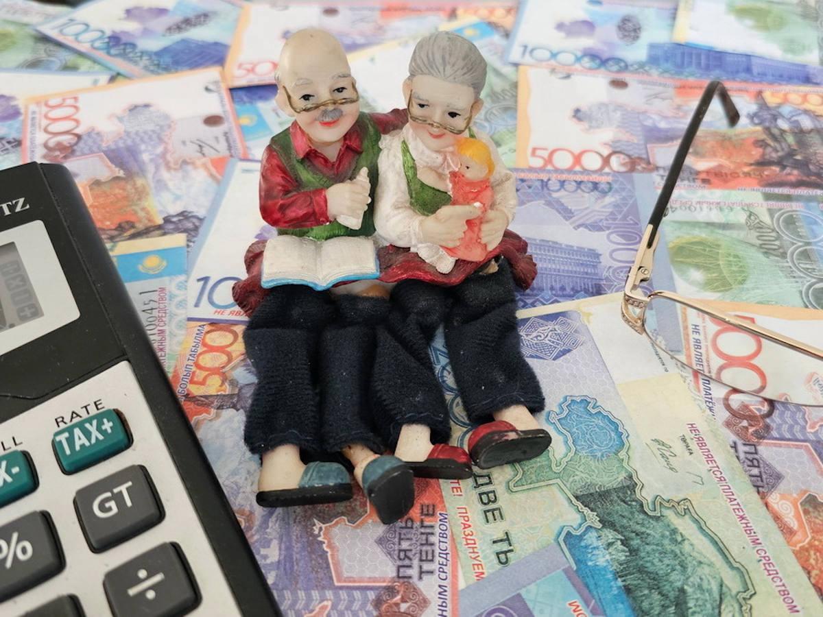 Как изменятся пенсии и пособия в Казахстане в 2026 году