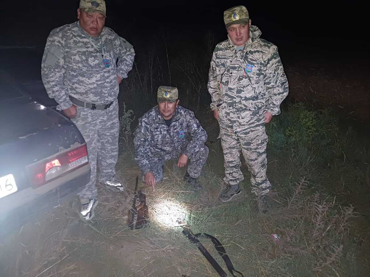 В ВКО инспекторы оперотряда обнаружили тушу косули в остановленном ими авто