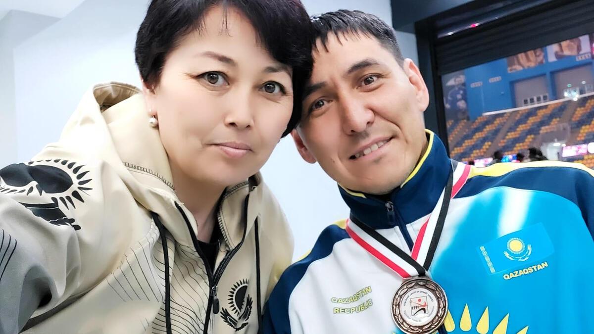 Почему паратеннисист из ВКО на все спортивные турниры ездит вместе с супругой