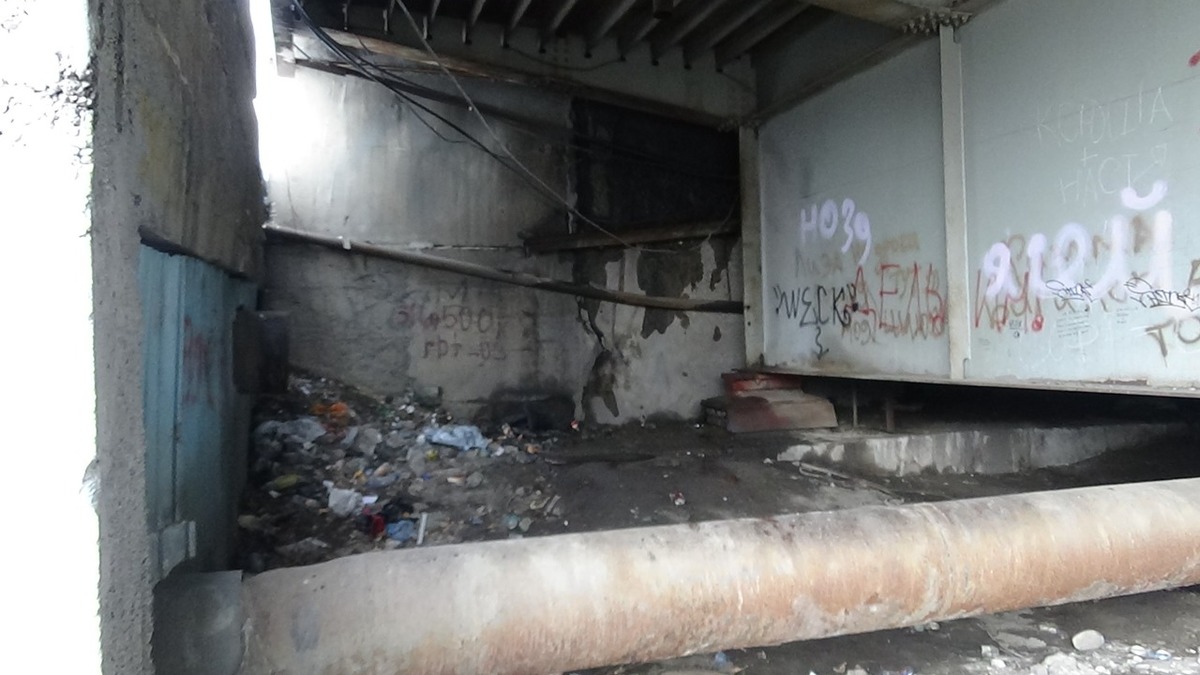 Поножовщина под мостом едва не привела к гибели человека