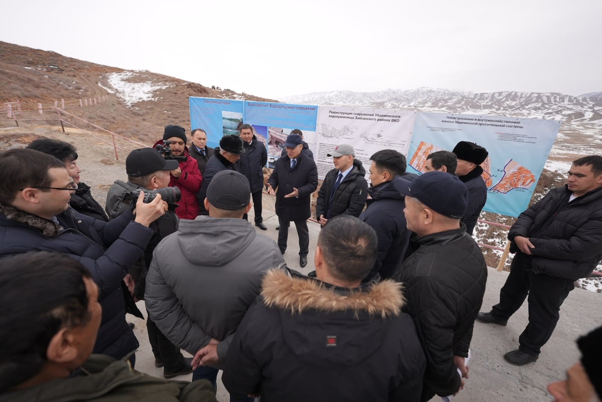 Министр нацэкономики посетил аварийное гидротехническое сооружение в ВКО