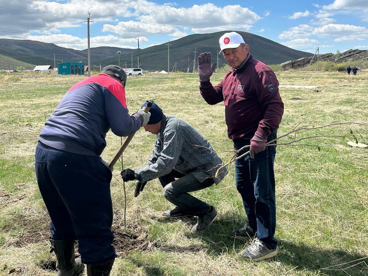 В ВКО провели большой субботник на побережье Сибинских озёр