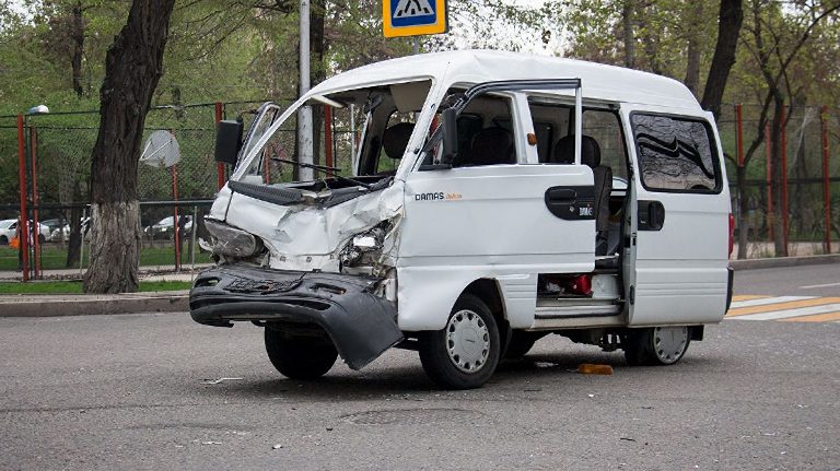 В Казахстане вдвое снизили штрафы за ДТП с пострадавшими